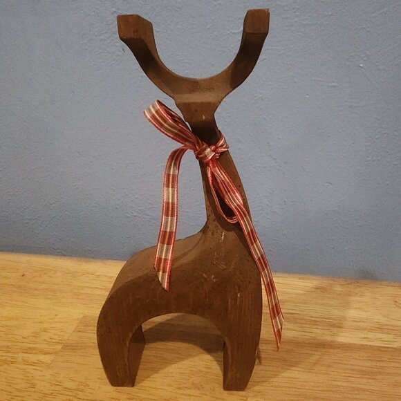 Wooden Reindeer Nesting Deer Shelf Sitter Decor Holiday Bow Nest Into Each Other - Picture 4 of 5